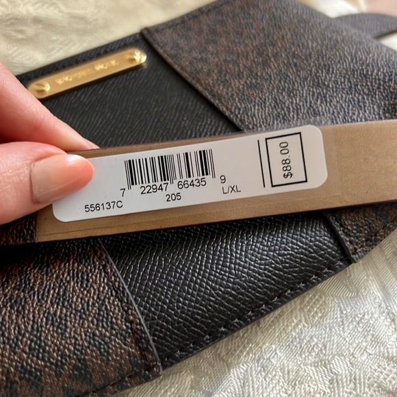 ♥️ BRAND NEW! Micheal Kors Belt Bag - Picture 10 of 11